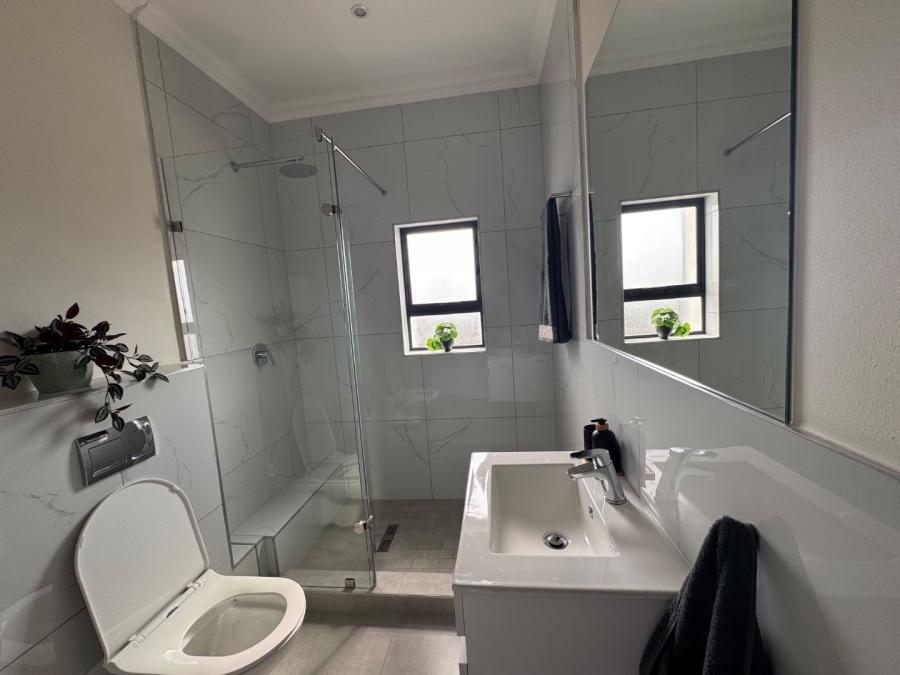2 Bedroom Property for Sale in Table View Western Cape